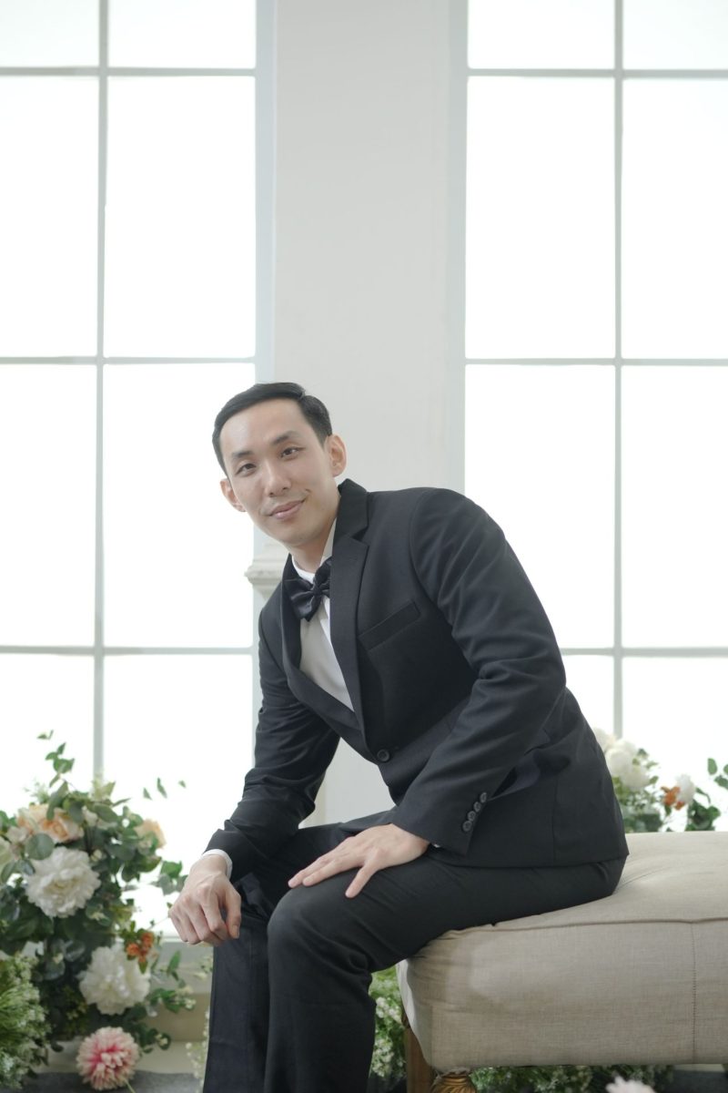 Groom Yenny