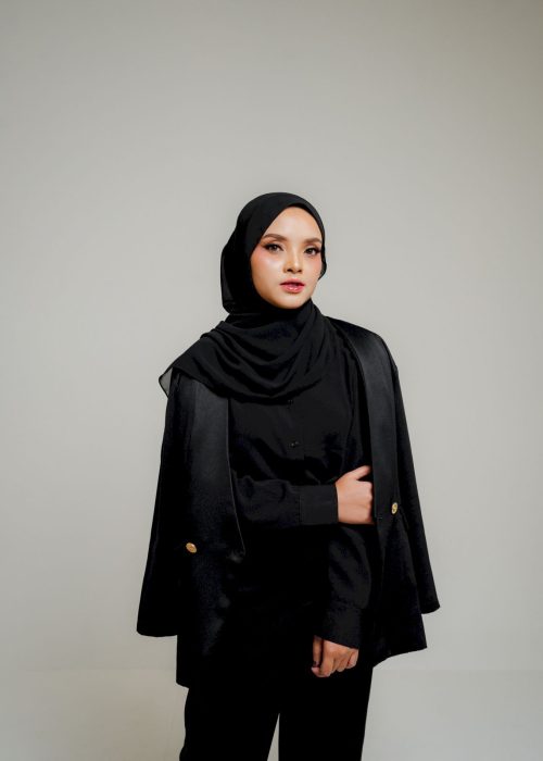 Self photo female - Aji Noni